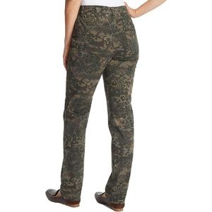 Gloria Vanderbilt Amanda Jeans, Camo Slimming Tapered size 4